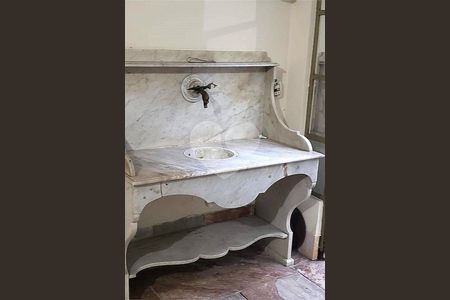 Casa à venda com 5 quartos, 342m² em Jardim Marajoara, São Paulo