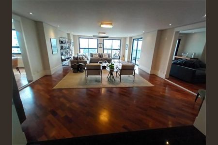 Apartamento à venda com 370m², 4 quartos e 5 vagas