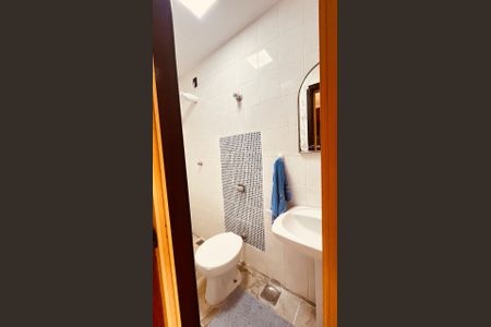 Casa de condomínio à venda com 385m², 5 quartos e 4 vagas Casa de condomínio à venda com 385m², 5 quartos e 4 vagasBanheiro 7