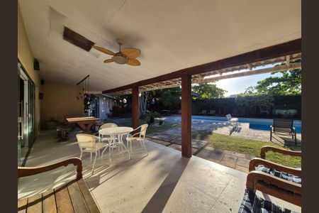 Casa de condomínio à venda com 800m², 4 quartos e 3 vagasVaranda