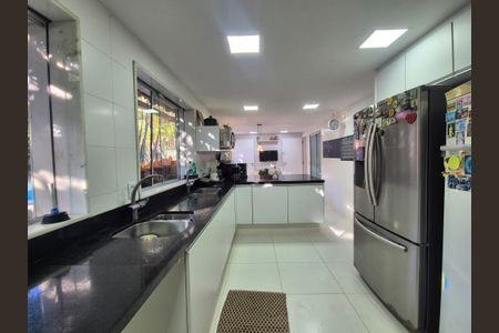 Casa de condomínio à venda com 800m², 4 quartos e 3 vagasCozinha