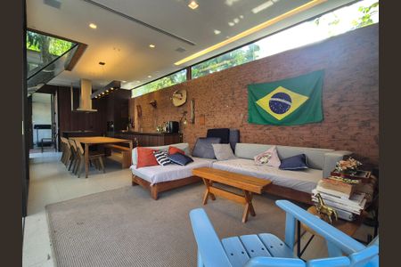 Casa de condomínio à venda com 800m², 4 quartos e 3 vagasVaranda gourmet