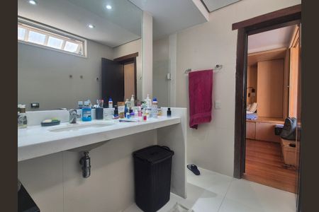 Casa de condomínio à venda com 800m², 4 quartos e 3 vagasBanheiro da Suíte 3