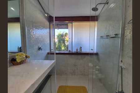 Casa de condomínio à venda com 800m², 4 quartos e 3 vagasBanheiro 2