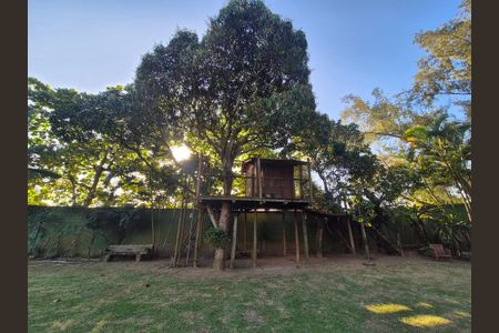 Casa de condomínio à venda com 800m², 4 quartos e 3 vagasÁrea externa