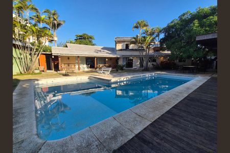 Casa de condomínio à venda com 800m², 4 quartos e 3 vagasÁrea externa