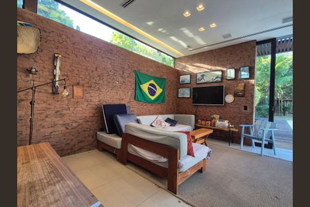 Casa de condomínio à venda com 800m², 4 quartos e 3 vagasVaranda gourmet