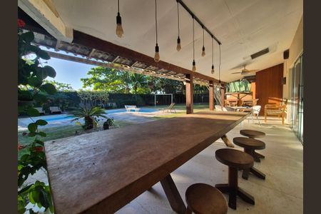 Casa de condomínio à venda com 800m², 4 quartos e 3 vagasVaranda