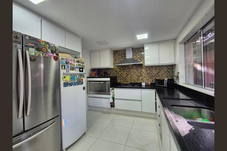 Casa de condomínio à venda com 800m², 4 quartos e 3 vagasCozinha