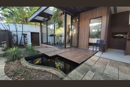 Casa de condomínio à venda com 800m², 4 quartos e 3 vagasÁrea externa