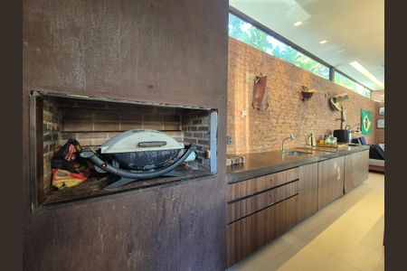 Casa de condomínio à venda com 800m², 4 quartos e 3 vagasVaranda gourmet