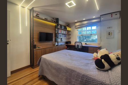 Casa de condomínio à venda com 800m², 4 quartos e 3 vagasSuite 1