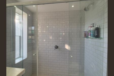 Casa de condomínio à venda com 800m², 4 quartos e 3 vagasBanheiro da Suíte 1