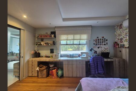 Casa de condomínio à venda com 800m², 4 quartos e 3 vagasSuite 2