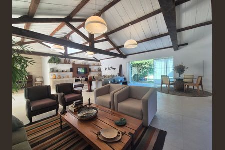 Casa de condomínio à venda com 800m², 4 quartos e 3 vagasSala