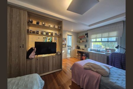 Casa de condomínio à venda com 800m², 4 quartos e 3 vagasSuite 2