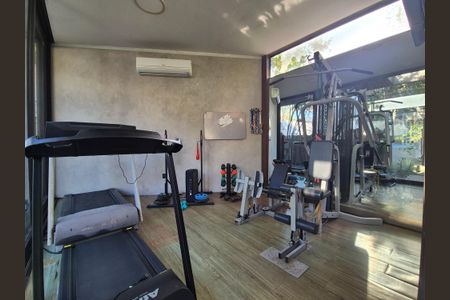 Casa de condomínio à venda com 800m², 4 quartos e 3 vagasAcademia