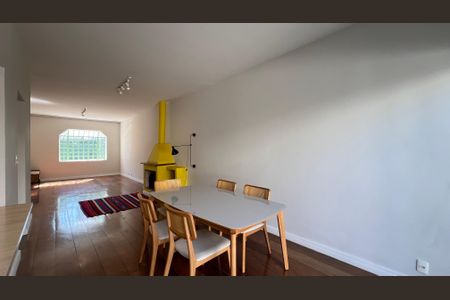 Casa para alugar com 190m², 4 quartos e 2 vagas Casa para alugar com 190m², 4 quartos e 2 vagasSala de Jantar