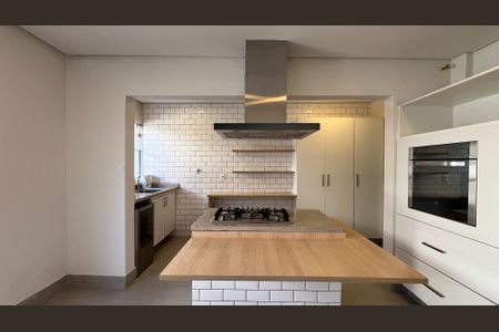 Casa para alugar com 190m², 4 quartos e 2 vagas Casa para alugar com 190m², 4 quartos e 2 vagasCozinha