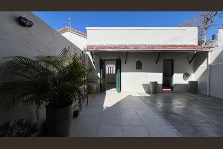 Casa para alugar com 190m², 4 quartos e 2 vagas Casa para alugar com 190m², 4 quartos e 2 vagasQuintal