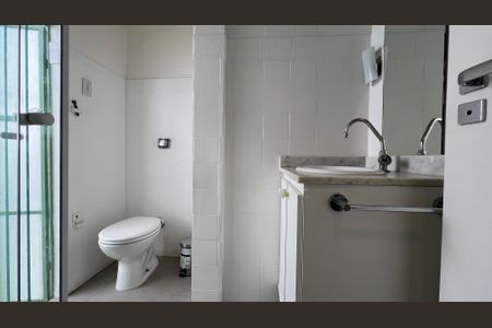 Casa para alugar com 190m², 4 quartos e 2 vagas Casa para alugar com 190m², 4 quartos e 2 vagasBanheiro Social