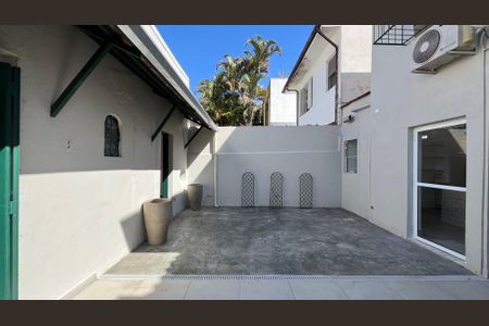 Casa para alugar com 190m², 4 quartos e 2 vagas Casa para alugar com 190m², 4 quartos e 2 vagasQuintal