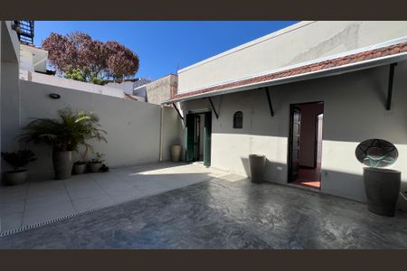 Casa para alugar com 190m², 4 quartos e 2 vagas Casa para alugar com 190m², 4 quartos e 2 vagasQuintal