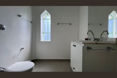 Casa para alugar com 190m², 4 quartos e 2 vagas Casa para alugar com 190m², 4 quartos e 2 vagasBanheiro da Suíte 4