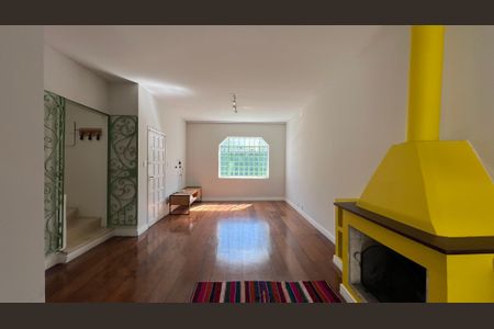 Casa para alugar com 190m², 4 quartos e 2 vagas Casa para alugar com 190m², 4 quartos e 2 vagasSala