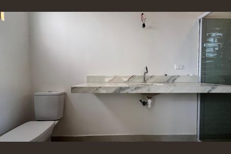 Casa para alugar com 190m², 4 quartos e 2 vagas Casa para alugar com 190m², 4 quartos e 2 vagasBanheiro da Suíte 1