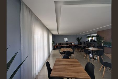 Apartamento para alugar com 42m², 2 quartos e 1 vaga Apartamento para alugar com 42m², 2 quartos e 1 vagaÁrea comum - Salão de festas