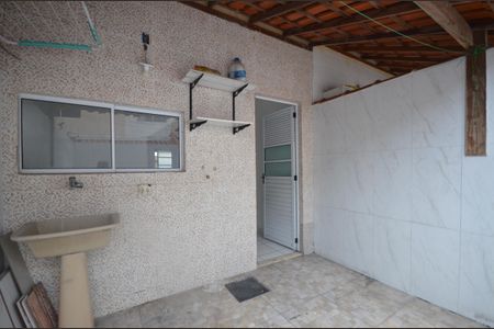 Casa para alugar com 63m², 2 quartos e 1 vagaÁrea de Serviço