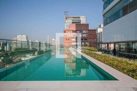 Studio à venda com 40m², 1 quarto e 1 vaga Studio à venda com 40m², 1 quarto e 1 vagaÁrea comum - Piscina