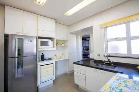 Apartamento à venda com 320m², 4 quartos e 2 vagasCozinha