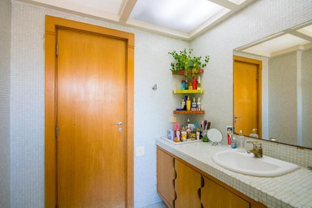 Apartamento à venda com 320m², 4 quartos e 2 vagasBanheiro social