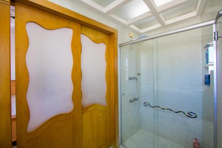 Apartamento à venda com 320m², 4 quartos e 2 vagasBanheiro do quarto 2