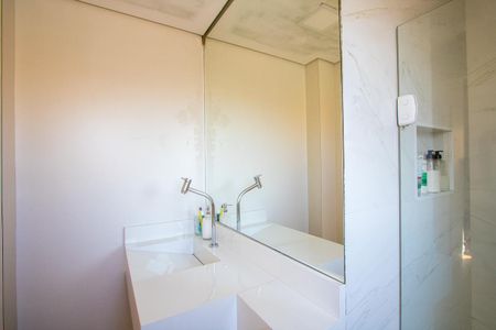 Apartamento à venda com 320m², 4 quartos e 2 vagasBanheiro do quarto 1