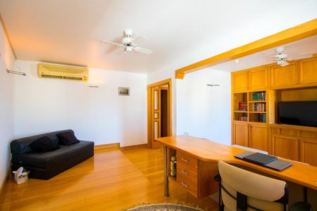 Apartamento à venda com 320m², 4 quartos e 2 vagasSala de TV