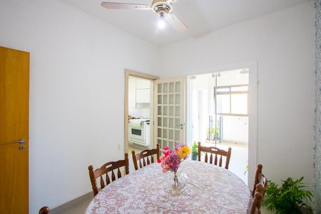 Apartamento à venda com 320m², 4 quartos e 2 vagasCopa