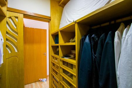 Apartamento à venda com 320m², 4 quartos e 2 vagasCloset do quarto 2
