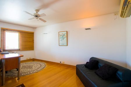 Apartamento à venda com 320m², 4 quartos e 2 vagasSala de TV