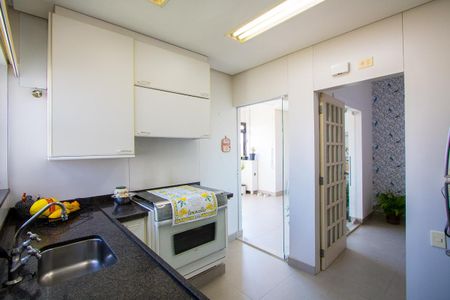 Apartamento à venda com 320m², 4 quartos e 2 vagasCozinha