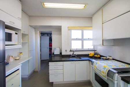 Apartamento à venda com 320m², 4 quartos e 2 vagasCozinha