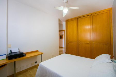 Apartamento à venda com 320m², 4 quartos e 2 vagasQuarto 4