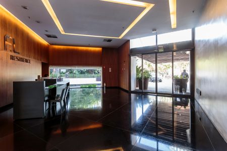 Studio à venda com 62m², 1 quarto e 2 vagas Studio à venda com 62m², 1 quarto e 2 vagasHall social