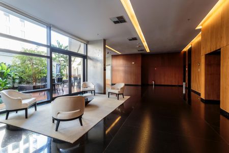 Studio à venda com 62m², 1 quarto e 2 vagas Studio à venda com 62m², 1 quarto e 2 vagasHall social