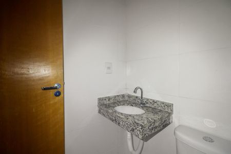 Banheiro de apartamento à venda com 1 quarto, 36m² em Vila Carrão, São Paulo
