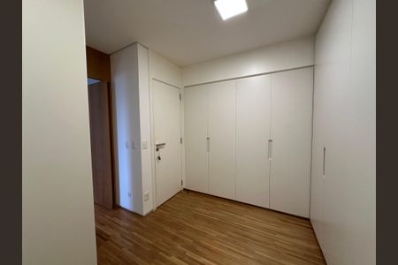 Apartamento à venda com 215m², 3 quartos e 3 vagasCloset da suíte 3
