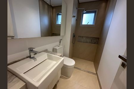 Apartamento à venda com 215m², 3 quartos e 3 vagasBanheiro da Suíte 2