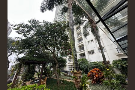 Apartamento à venda com 215m², 3 quartos e 3 vagasFachada